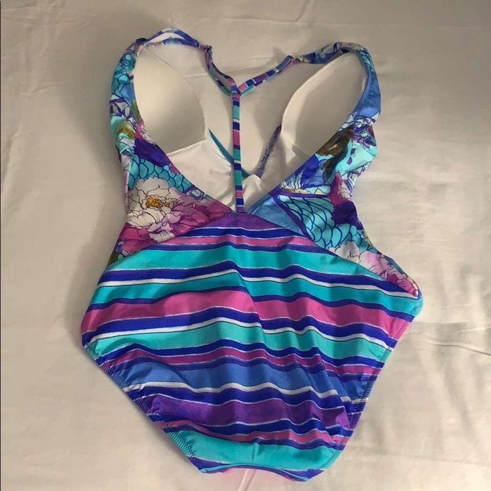 GOTTEX Floral Multi One-Piece V-Plunge Swimsuit 10 - Picture 6 of 8
